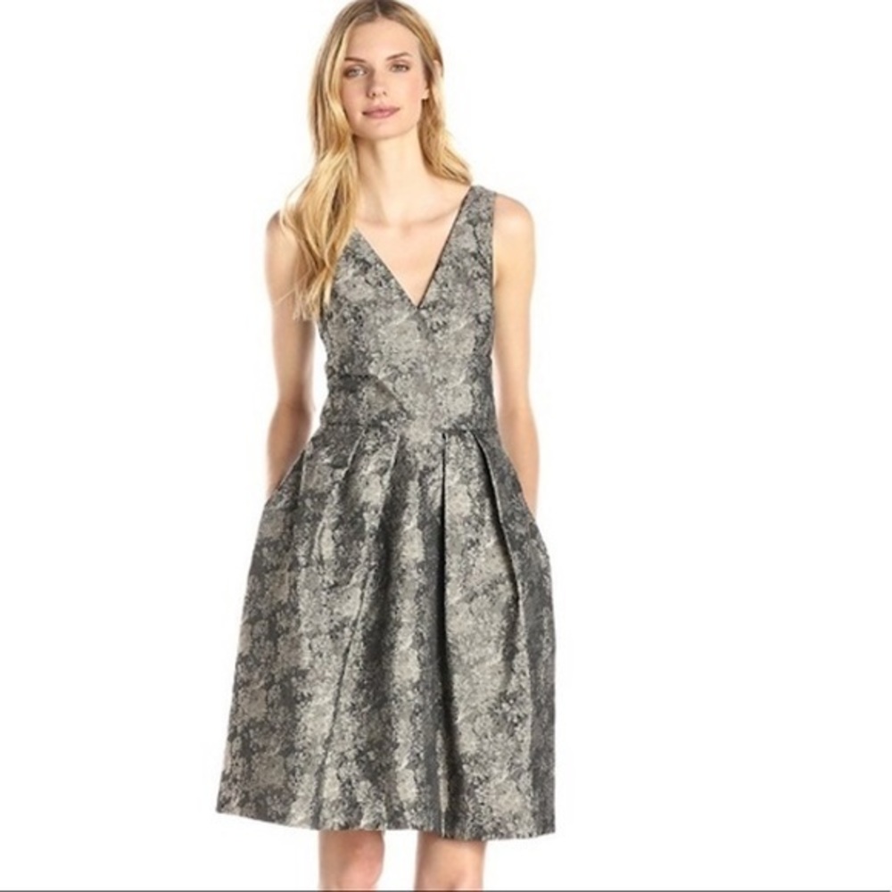 Vera Wang Antique Gold Pleated Brocade Dress Size: 4